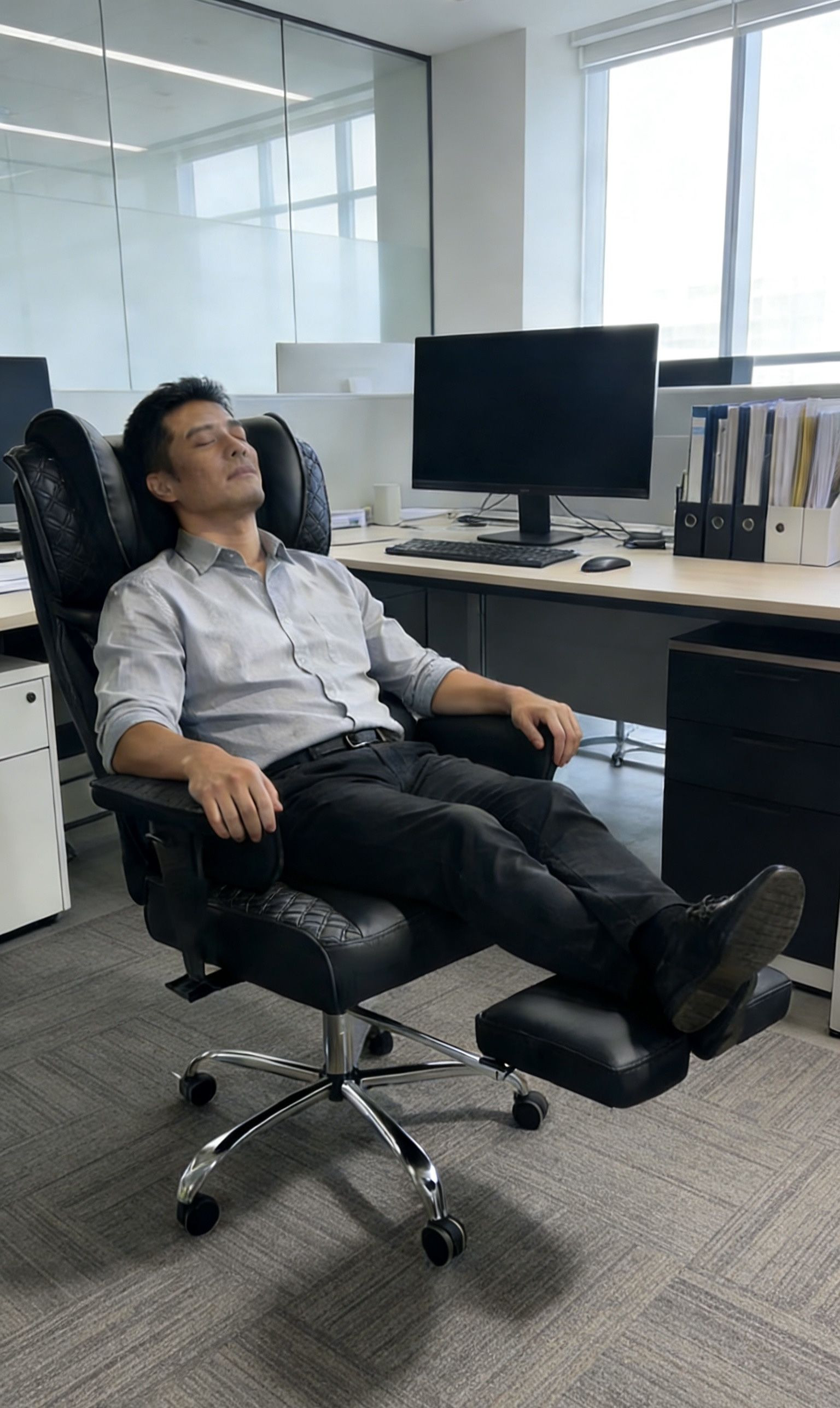 Ergonomic High Back Executive Office Chair Footrest Home Office Desk Chair Computer Gaming Chair Genuine Leather Fabric